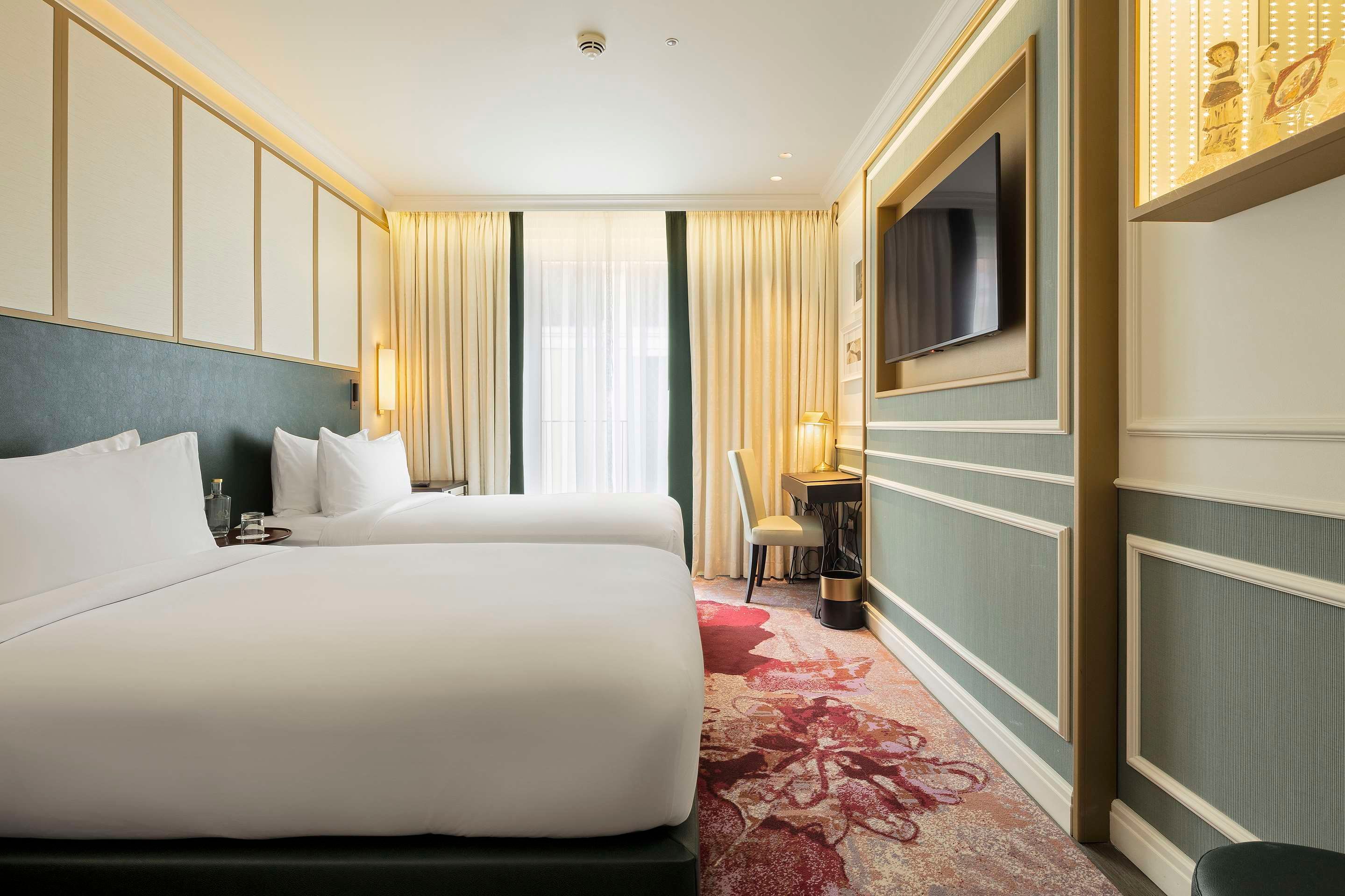 The Emerald House Lisbon, Curio Collection by Hilton