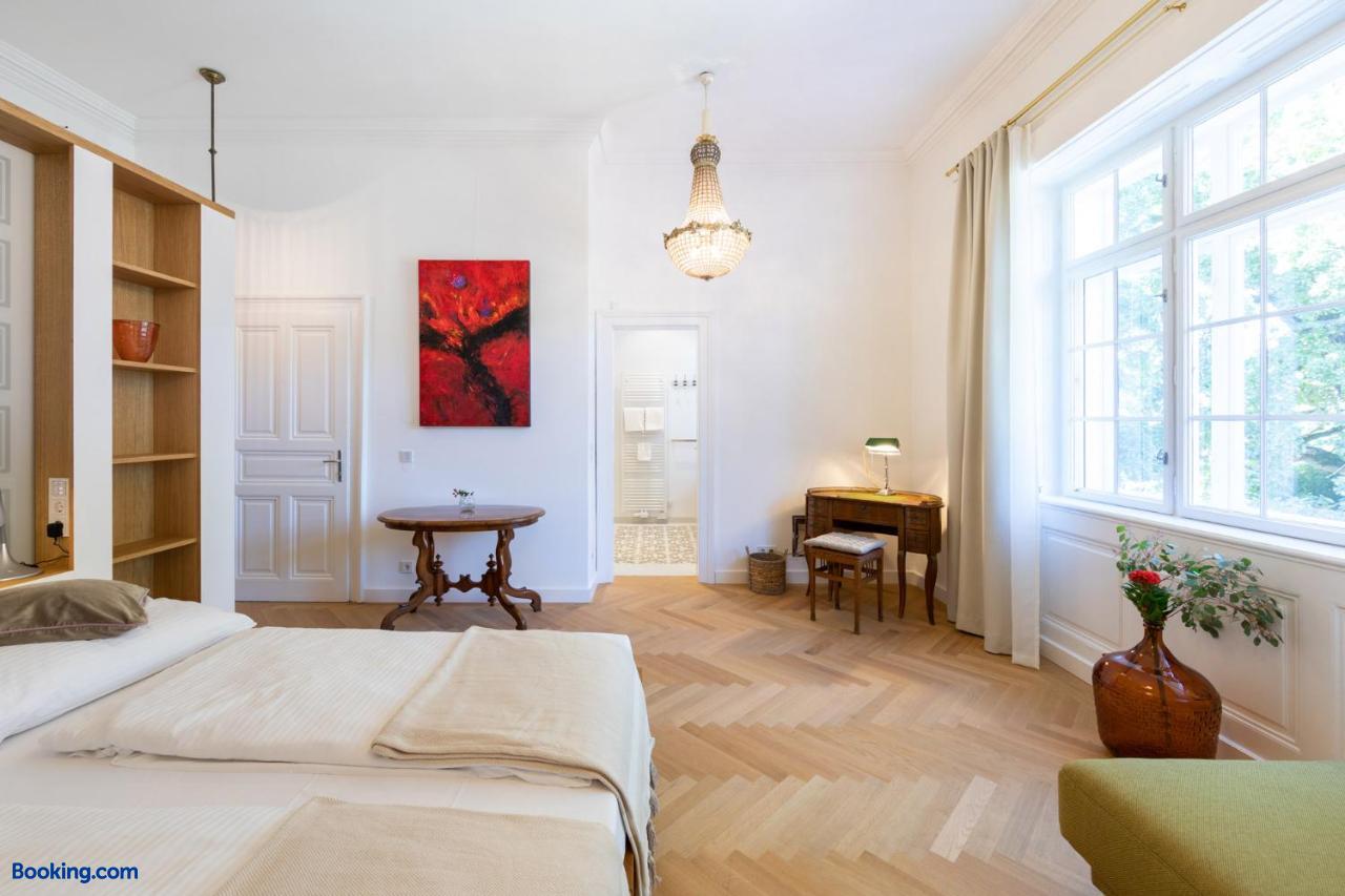 booking-555360-445862549-254418 Schloss Schönau