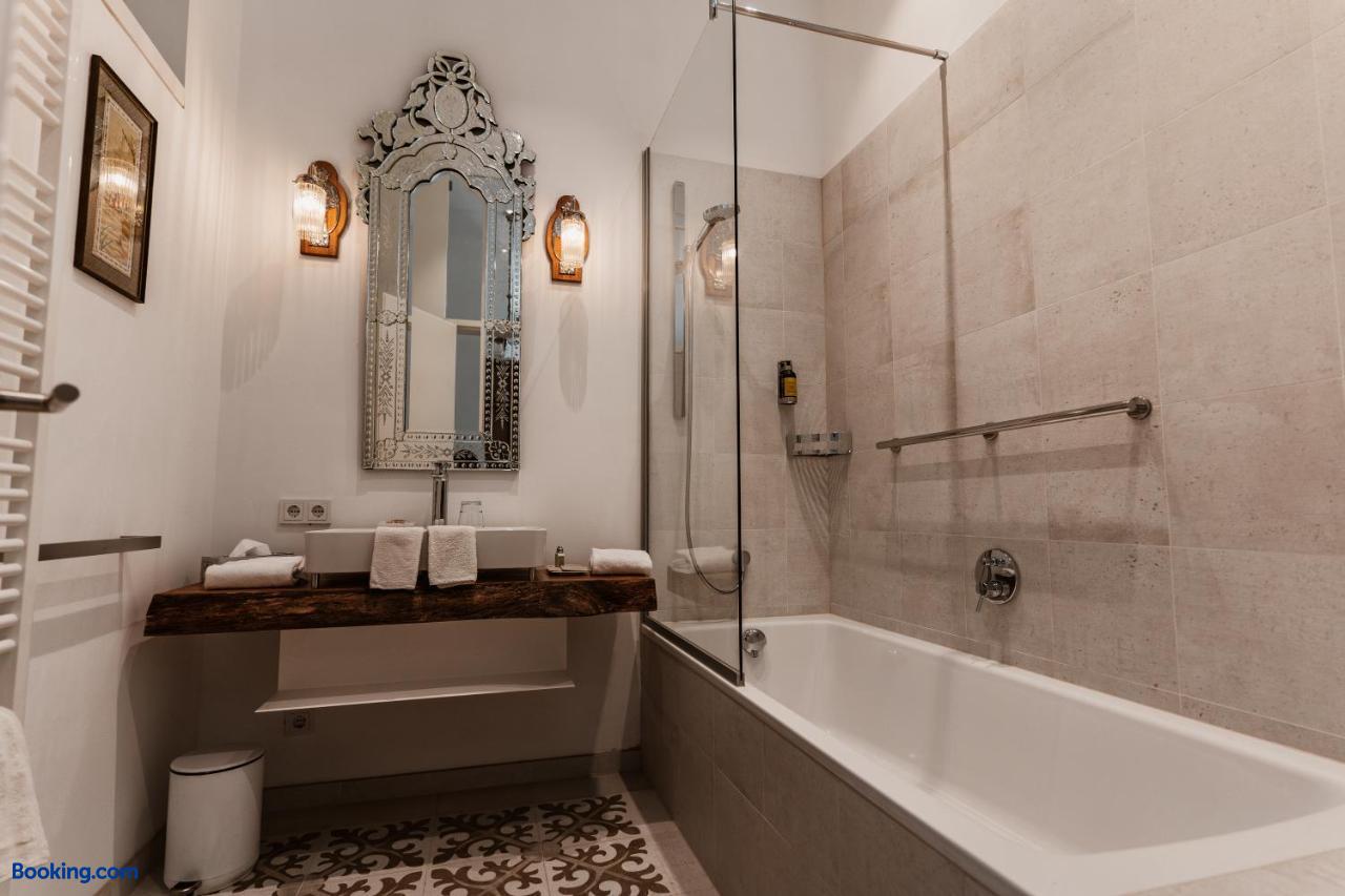 booking-555360-594785170-357373 Schloss Schönau