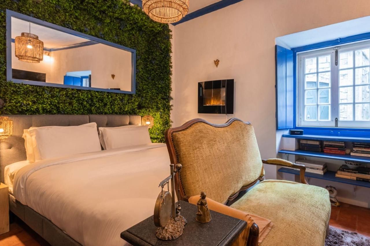 Sintra WOW - Unique double Smart Room in 17th century Palace! Hot tub, Snooker, BBQ, PS5, Sauna, Gym