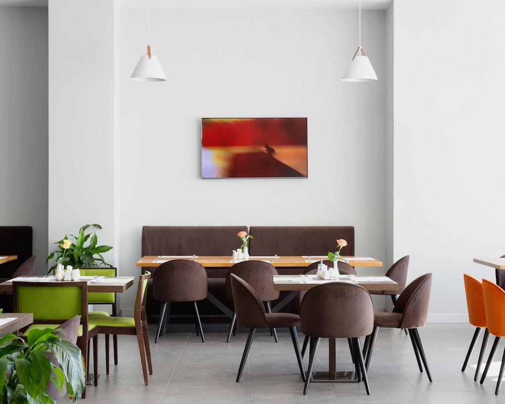 sembo-2066716-74b36d-247476 Sport Inn Hotel