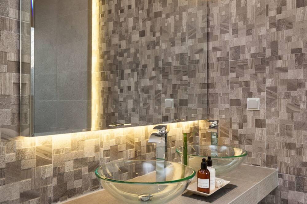 expedia_group-2563220-6f7e15-718556 47 Luxury Suites