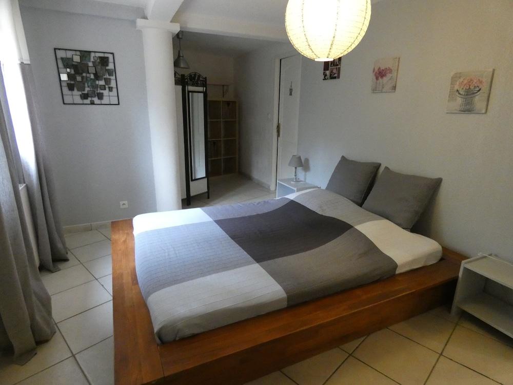 Beautiful Independent Apartment In Villa With Swimming Pool In A Quiet Area Close To Amenities Provence-Alpes-Côte d'Azur - Rocbaron visuel 3/5 Beautiful Independent Apartment In Villa With Swimming Pool In A Quiet Area Close To Amenities Provence-Alpes-Côte d'Azur - Rocbaron visuel 3/5