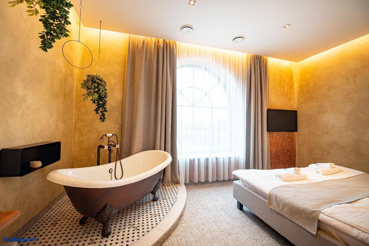 booking-1071097629-523579886-432224 Bordur Wellness Hotel és Szonyegmúzeum