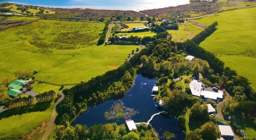 The Lakes - Kai Iwi Lakes Exclusive Retreat