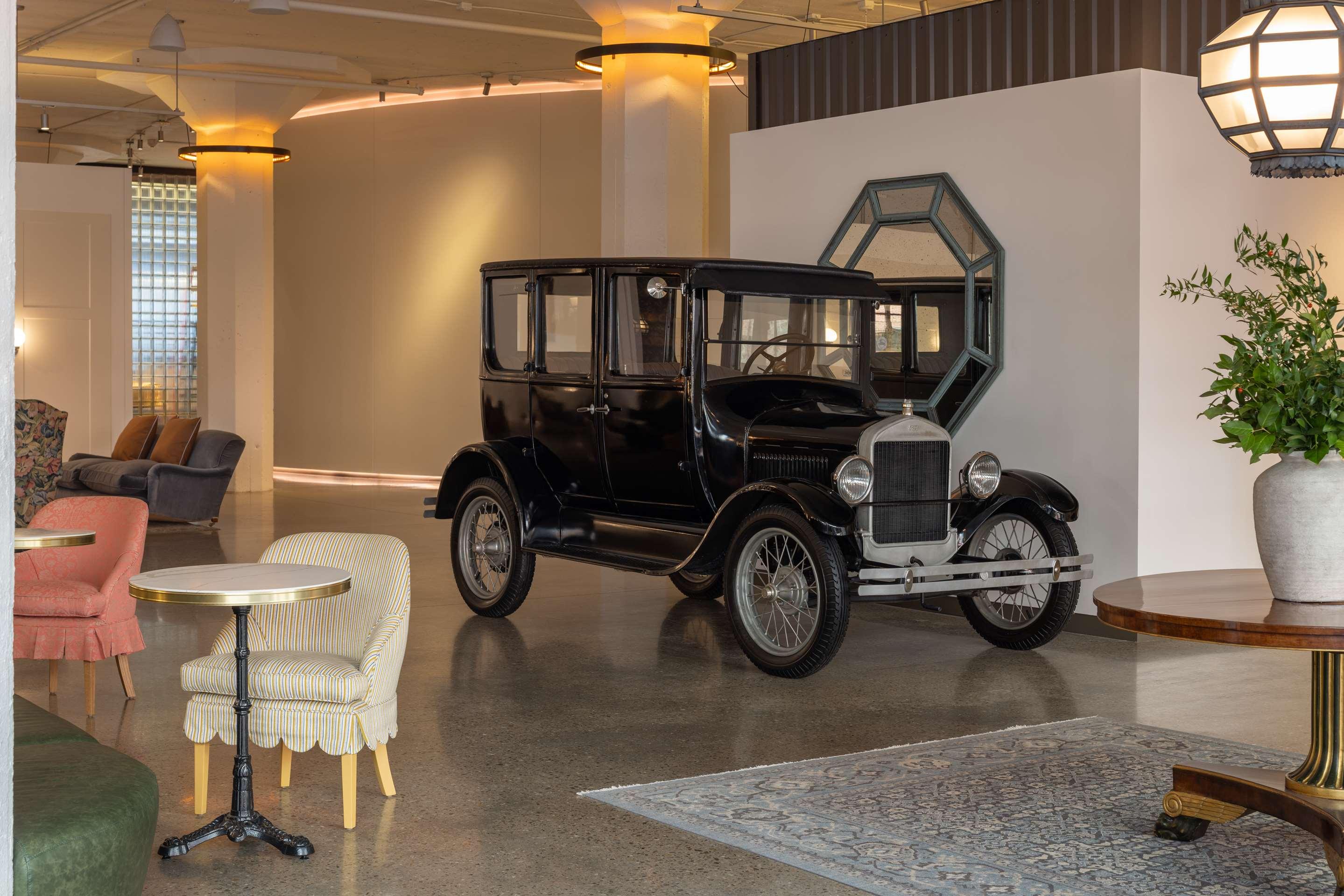 ice-10139797-120186625-932791 Fordson Hotel