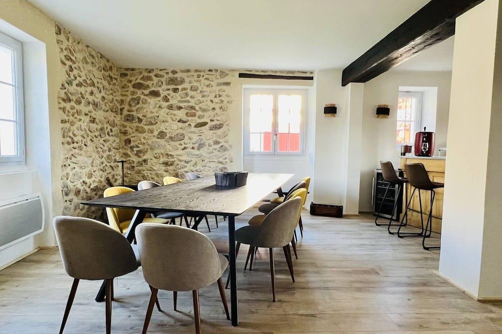 Villa Hasparren, 11 bedrooms, 14 persons Aquitaine - Hasparren visuel 1/5 Villa Hasparren, 11 bedrooms, 14 persons Aquitaine - Hasparren visuel 1/5