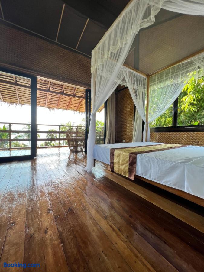 booking-2969994-500331275-721641 Ursula Beach Resort