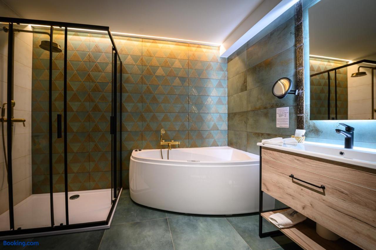 booking-1071097629-631137089-831931 Bordur Wellness Hotel és Szonyegmúzeum