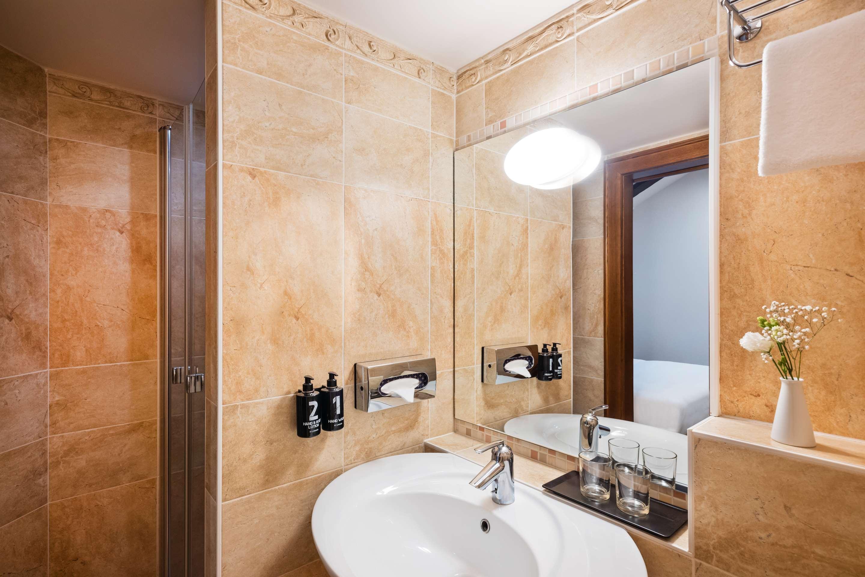 ice-679788-106296531-401632 Lindner Hotel Prague Castle