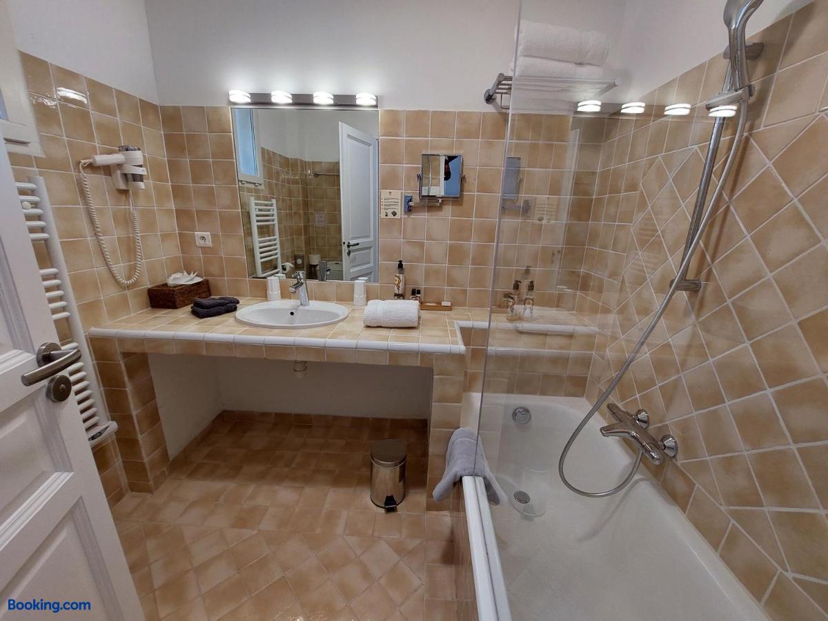 booking-2146285-357060803-946422 Hotel les Bouis
