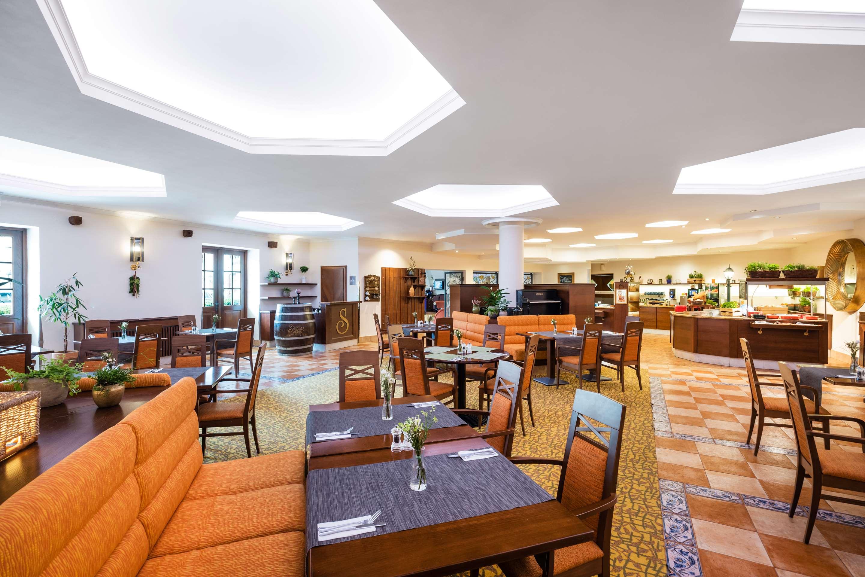 ice-679788-106296443-275823 Lindner Hotel Prague Castle