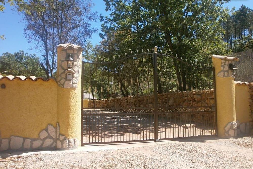 Beautiful Provençal Villa for 12 people, with swimming pool and air conditioning Provence-Alpes-Côte d'Azur - Vidauban visuel 3/10 Beautiful Provençal Villa for 12 people, with swimming pool and air conditioning Provence-Alpes-Côte d'Azur - Vidauban visuel 3/10