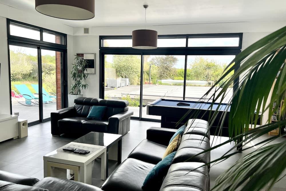 Villa Cornouaille Swimming Pool, Jacuzzi, Sauna, 2-8 Persons Bretagne - Quimper visuel 4/5 Villa Cornouaille Swimming Pool, Jacuzzi, Sauna, 2-8 Persons Bretagne - Quimper visuel 4/5