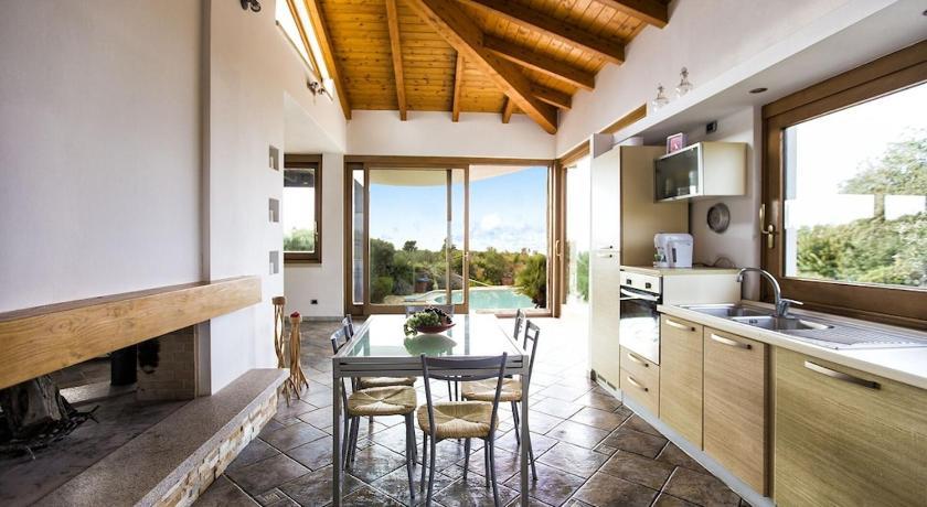 ClickSardegna Villa Paraiba fronte mare per 12 persone Sardinië - Alghero visuel 3/5 ClickSardegna Villa Paraiba fronte mare per 12 persone Sardinië - Alghero visuel 3/5