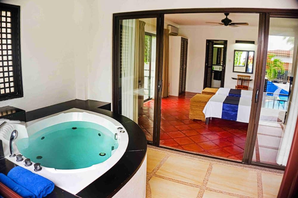 expedia_group-2659766-171645018-954433 Out of the Blue Resort