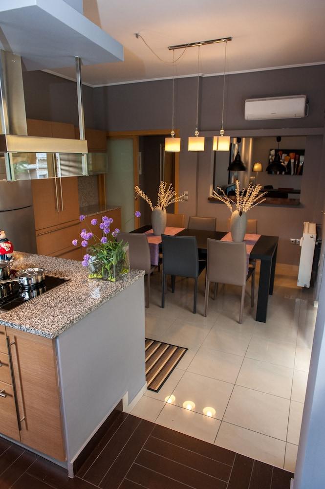 sembo-2325552-5f15a4-272197 Urban Residence