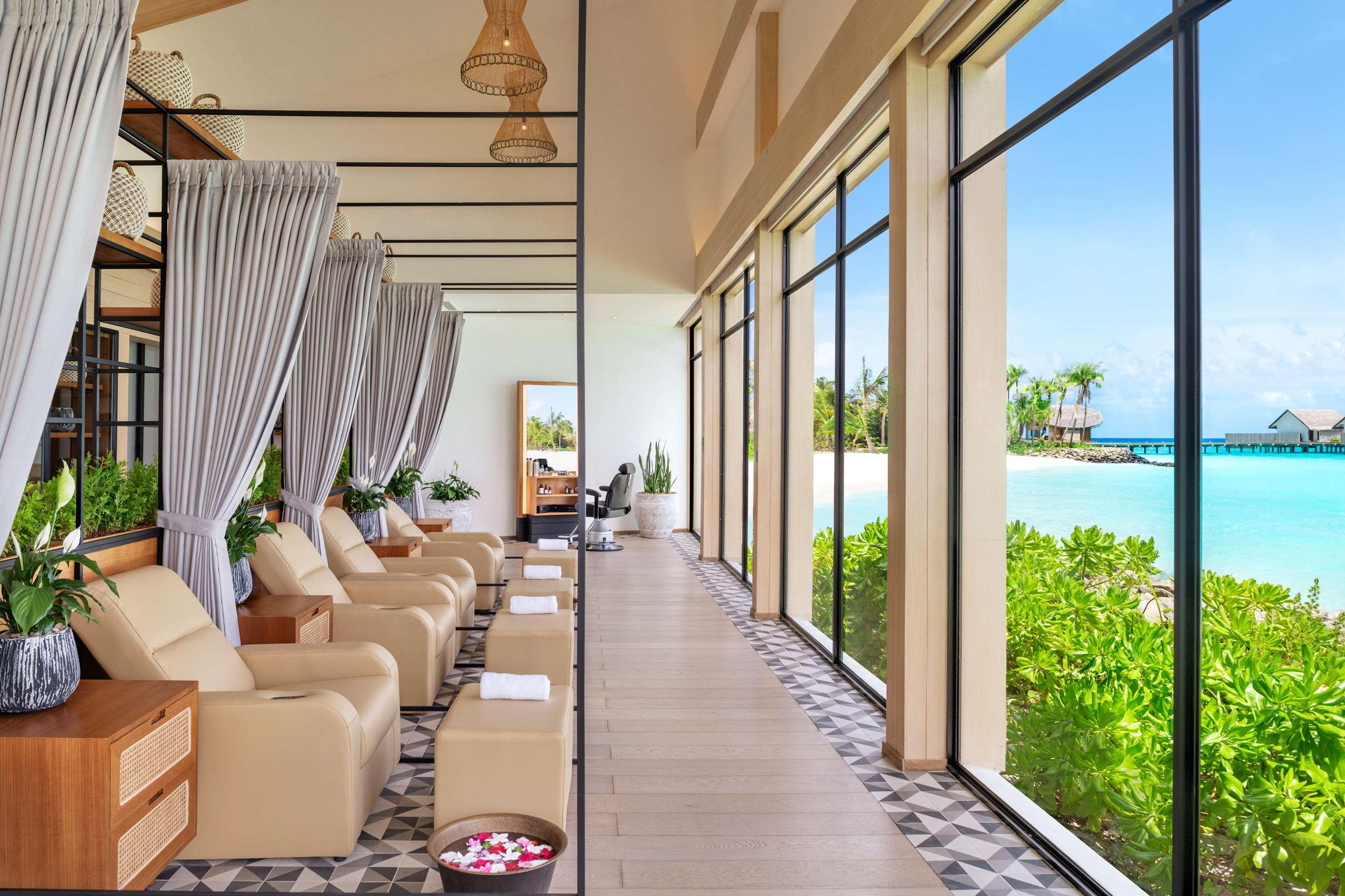 ice-1070466236-99715576-540885 Hilton Maldives Amingiri Resort & Spa