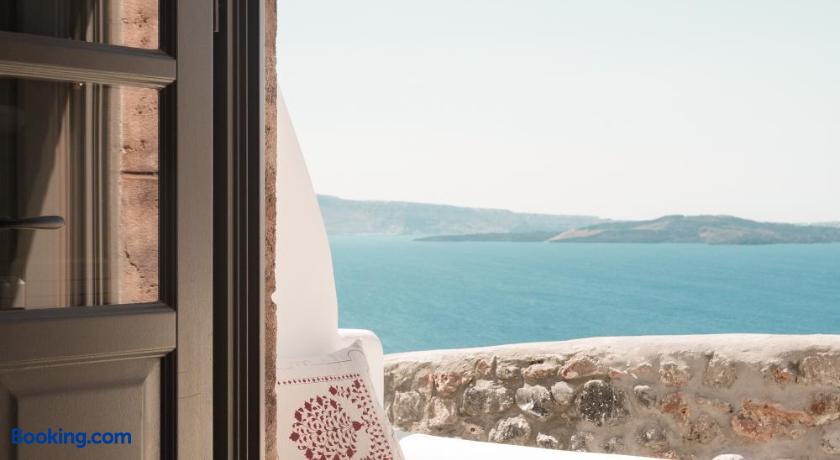 booking-1070793944-312233559-558438 Armenaki Santorini
