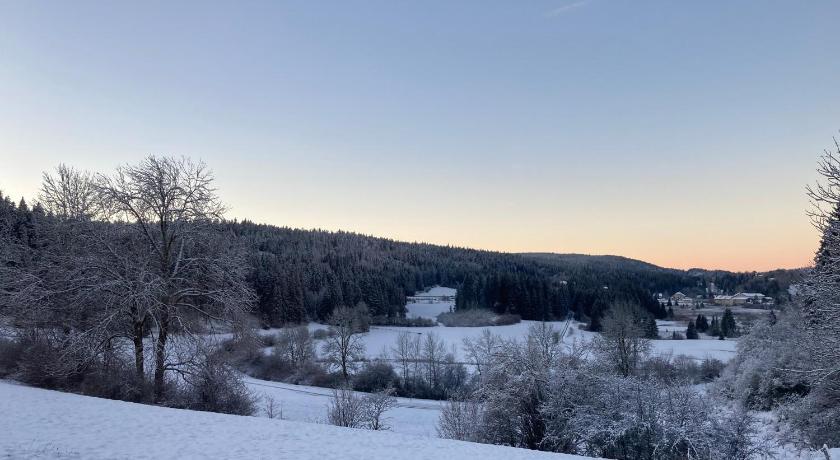 Camping-Chalets La Favière Franche-Comté - Lac-des-Rouges-Truites visuel 3/5 Camping-Chalets La Favière Franche-Comté - Lac-des-Rouges-Truites visuel 3/5
