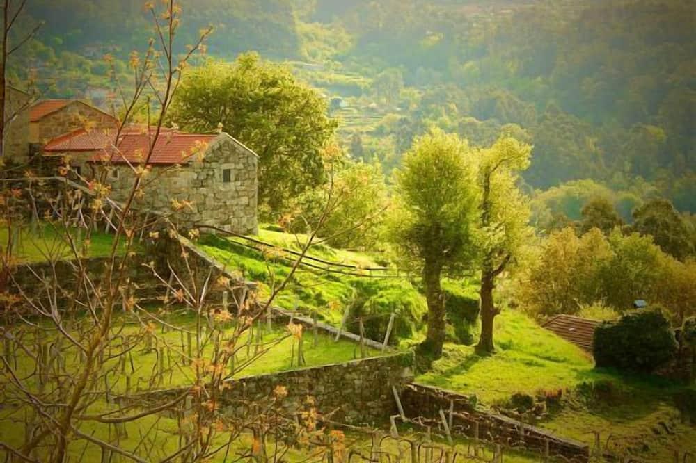 Stone house next to a vineyard for 2 people. Pets welcome. Galicië - A Cañiza visuel 4/10 Stone house next to a vineyard for 2 people. Pets welcome. Galicië - A Cañiza visuel 4/10