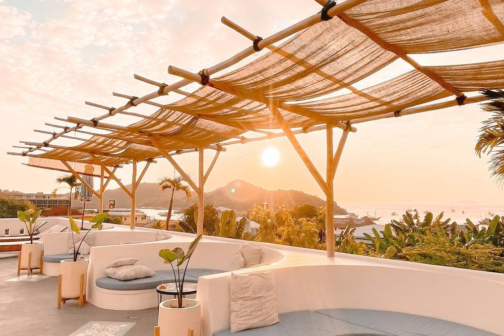 Seaesta Komodo Hostel & Hotel