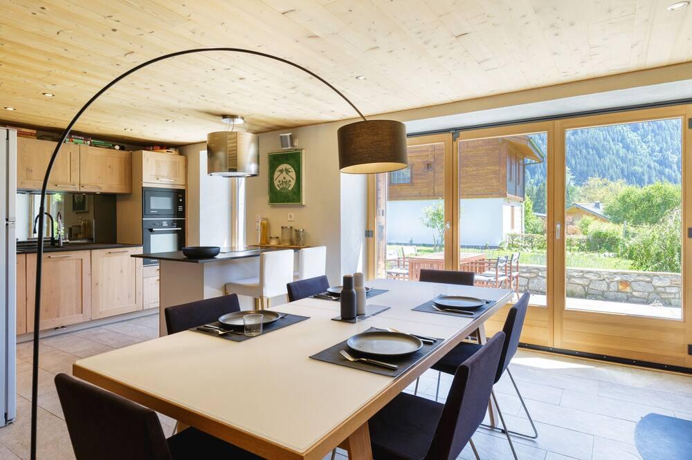 Chalet Plein Centre Savoyard Moderne, Argentière (Chamonix), France - Rhône-Alpes - Chamonix-Mont-Blanc visuel 1/5 Chalet Plein Centre Savoyard Moderne, Argentière (Chamonix), France - Rhône-Alpes - Chamonix-Mont-Blanc visuel 1/5