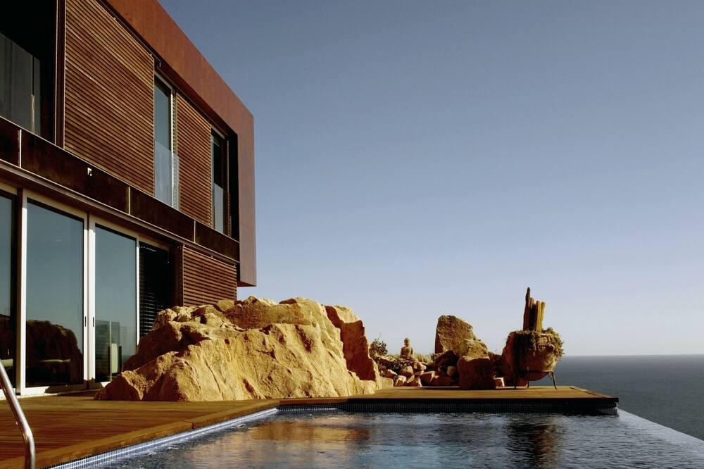 Villa La Calma an Architectural jewel with fantastic views of the Mediterranean Costa Brava - Palafrugell visuel 1/5 Villa La Calma an Architectural jewel with fantastic views of the Mediterranean Costa Brava - Palafrugell visuel 1/5