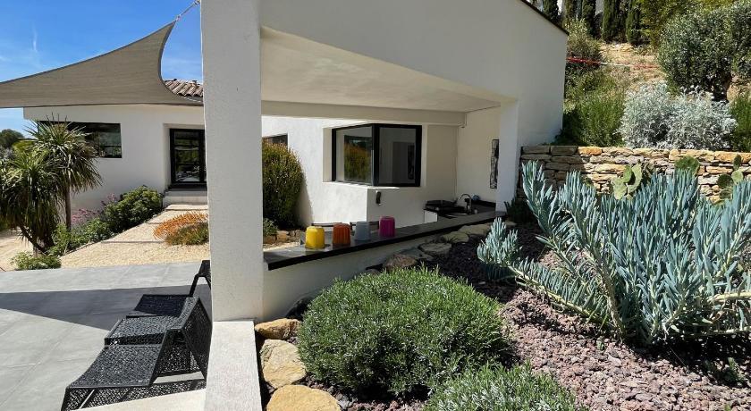 Villa Canadeau Provence-Alpes-Côte d'Azur - Le Castellet visuel 2/5 Villa Canadeau Provence-Alpes-Côte d'Azur - Le Castellet visuel 2/5