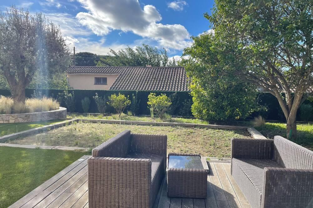 300 m from the beach, lovely new house in St Tropez with large garden Provence-Alpes-Côte d'Azur - Saint-Tropez visuel 5/5 300 m from the beach, lovely new house in St Tropez with large garden Provence-Alpes-Côte d'Azur - Saint-Tropez visuel 5/5