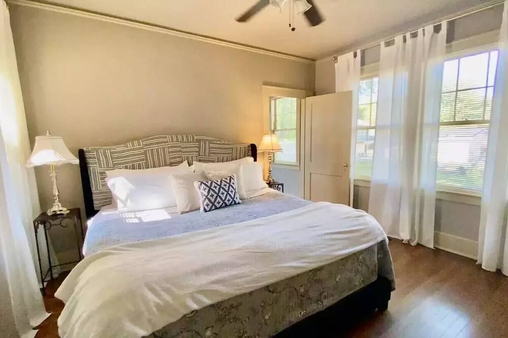 The Empress of Little Rock