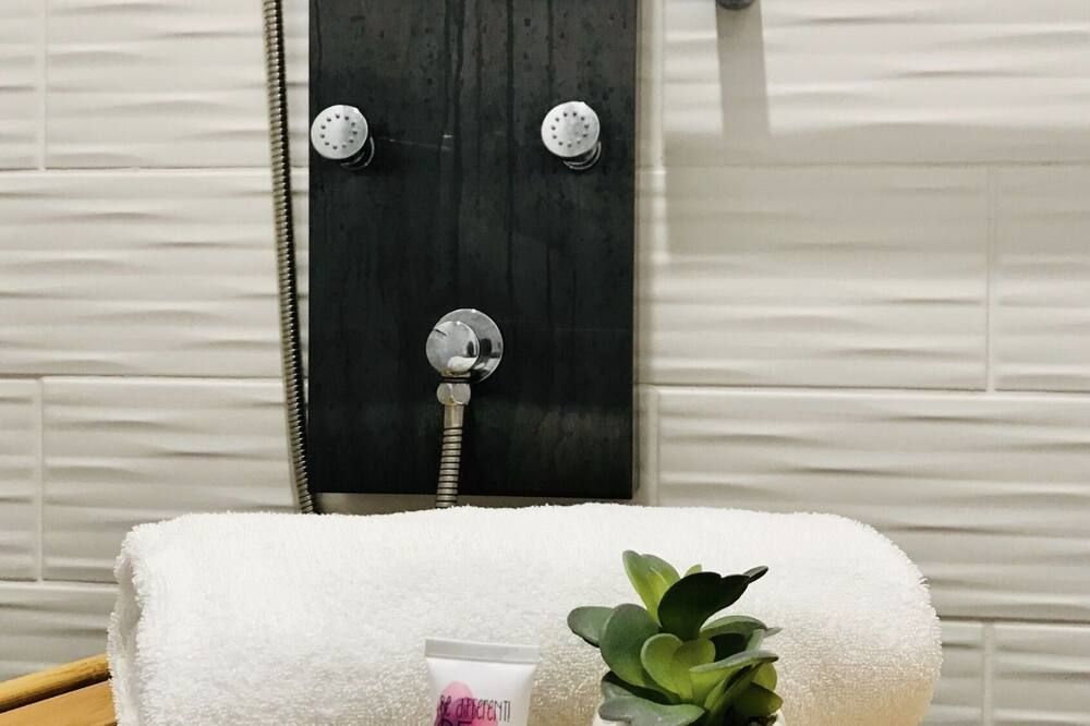 EO Bungalows, Black Hills