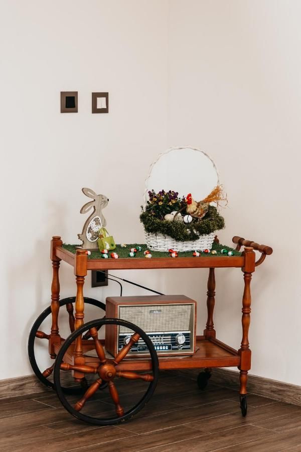 Pansion Mihića dvori