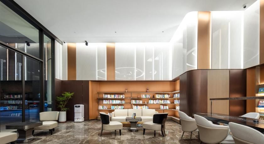 Atour Hotel Meizhou West Railway Station R&F Center