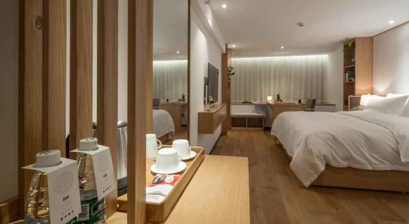 Bai Yun Qin She Boutique