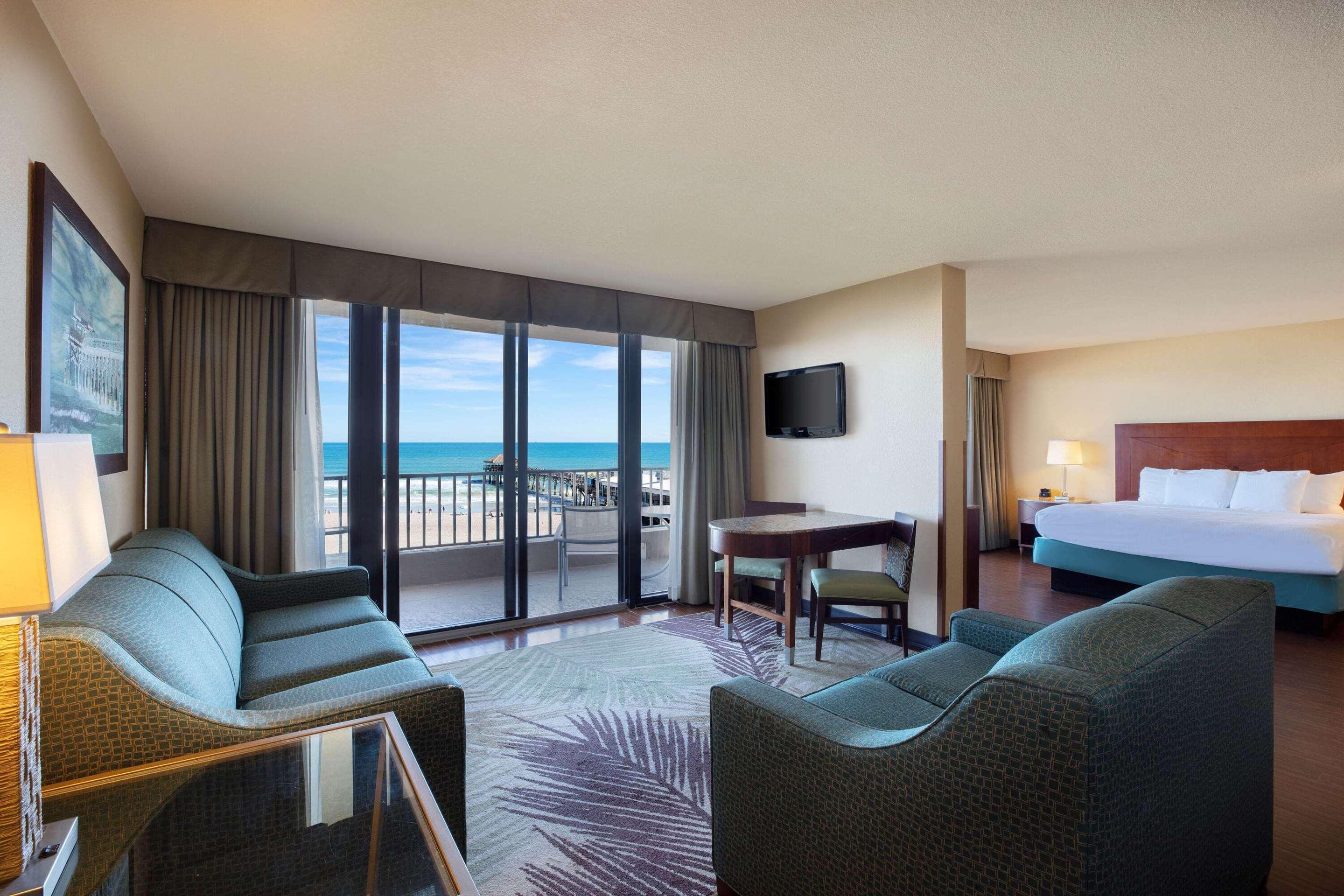 La Quinta Inn & Suites by Wyndham Cocoa Beach Oceanfront $151 ($̶2̶6̶6̶ ...