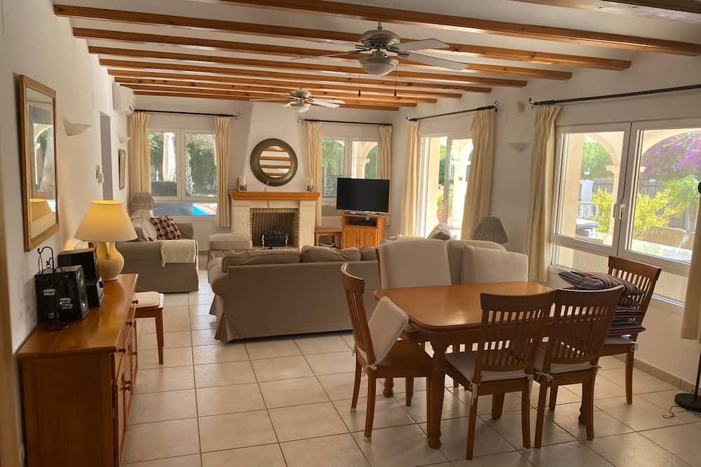 Spacious luxury private villa near sea and beaches with private pool Kust van Valencia - Javea visuel 1/5 Spacious luxury private villa near sea and beaches with private pool Kust van Valencia - Javea visuel 1/5