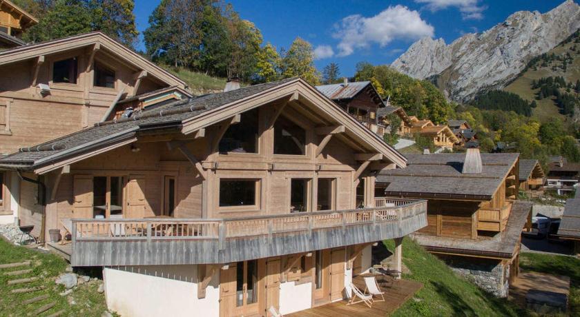Chalet 4, 5 chambres, hammam, cheminée, garage, WIFI, 10 personnes FR-1-304-140 - Rhône-Alpes - La Clusaz visuel 1/5 Chalet 4, 5 chambres, hammam, cheminée, garage, WIFI, 10 personnes FR-1-304-140 - Rhône-Alpes - La Clusaz visuel 1/5