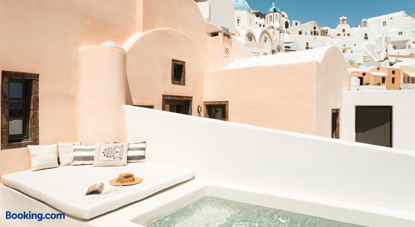booking-1070793944-483400552-048020 Armenaki Santorini