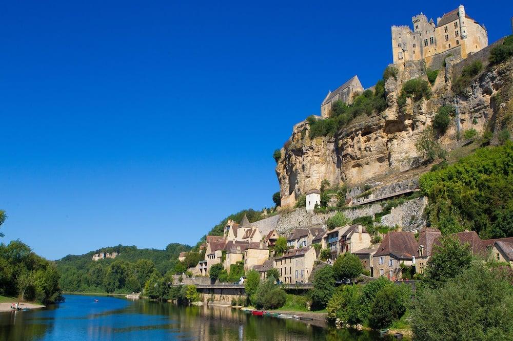 Castelwood: comfortable ecological chalets with swimming pool in the Dordogne. Aquitaine - Biron visuel 5/5 Castelwood: comfortable ecological chalets with swimming pool in the Dordogne. Aquitaine - Biron visuel 5/5