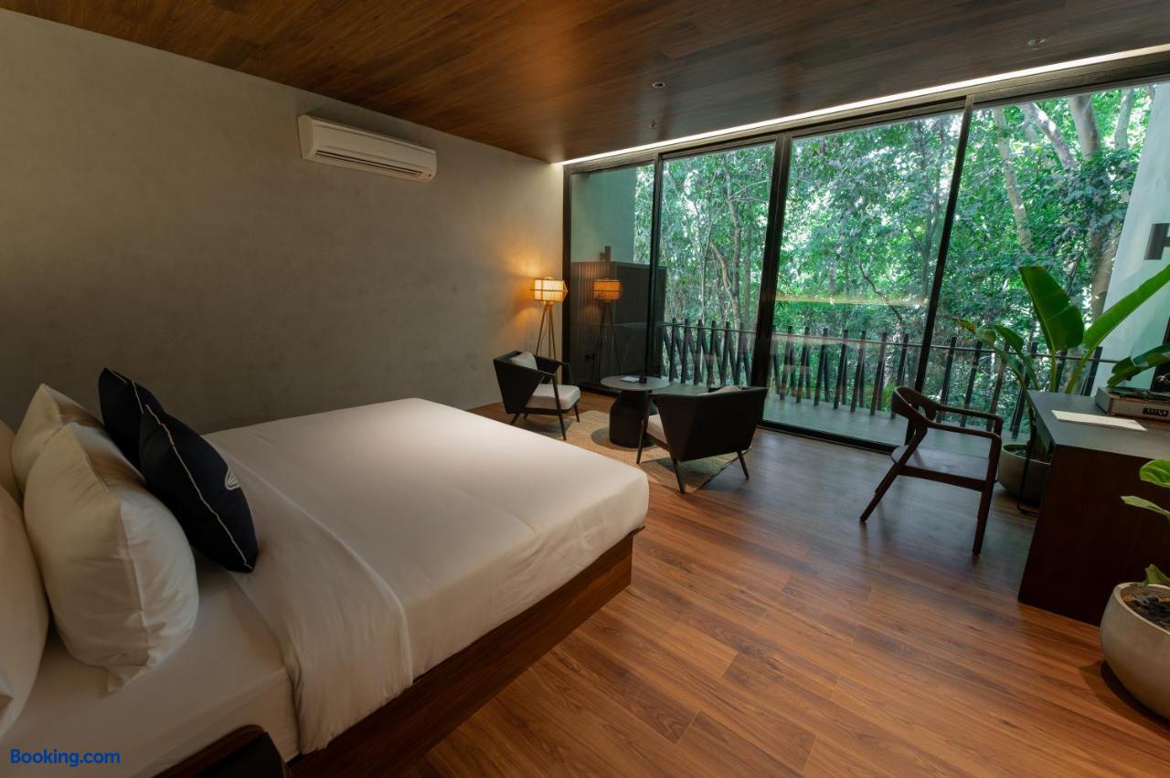 booking-1071323977-563625196-900114 Piece Lio from Japan Managed by H Hospitality Group