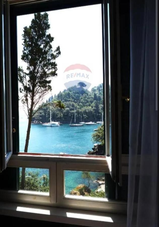 Portofino Deluxe Family Suite - balcony, sea view, private hotel beach