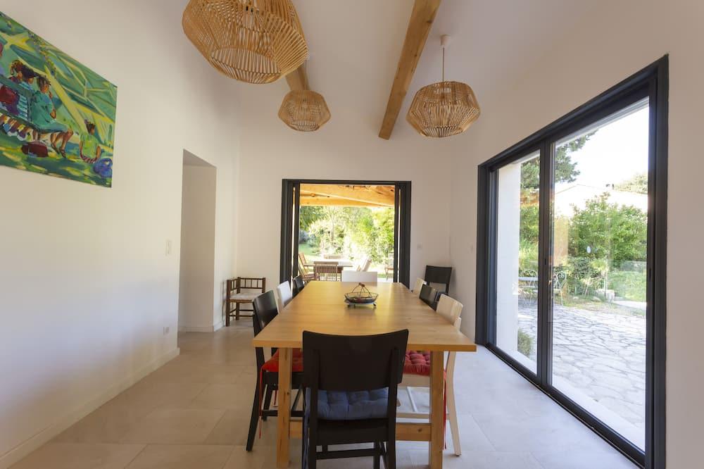 Ground floor of the house 5 minutes from the city centre Provence-Alpes-Côte d'Azur - Fontvieille visuel 5/5 Ground floor of the house 5 minutes from the city centre Provence-Alpes-Côte d'Azur - Fontvieille visuel 5/5