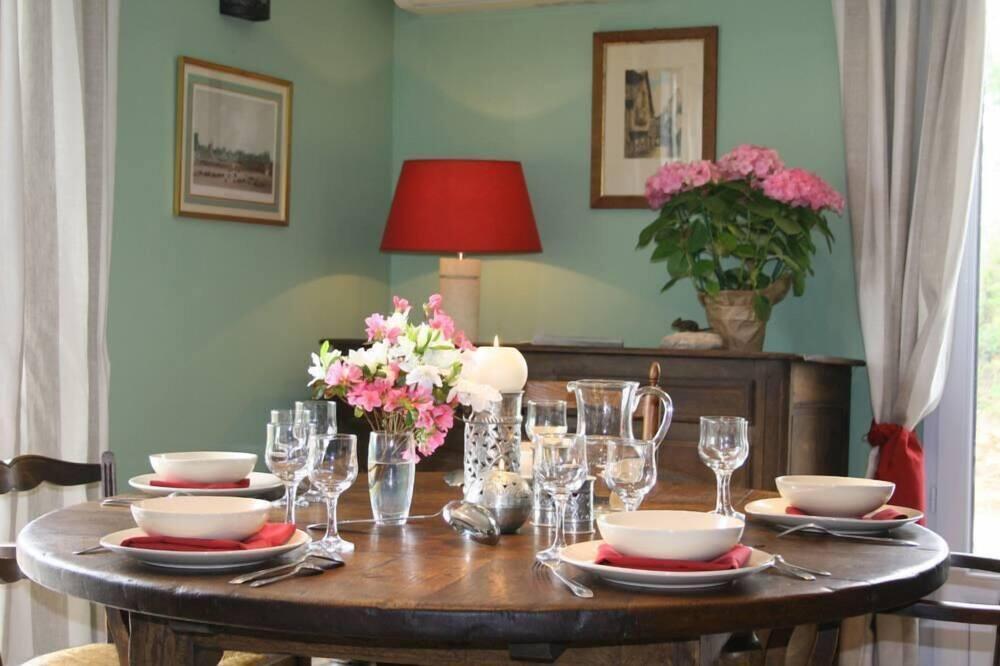 Aunt Agnes' House. Laag-Normandië - De speld visuel 2/10 Aunt Agnes' House. Laag-Normandië - De speld visuel 2/10