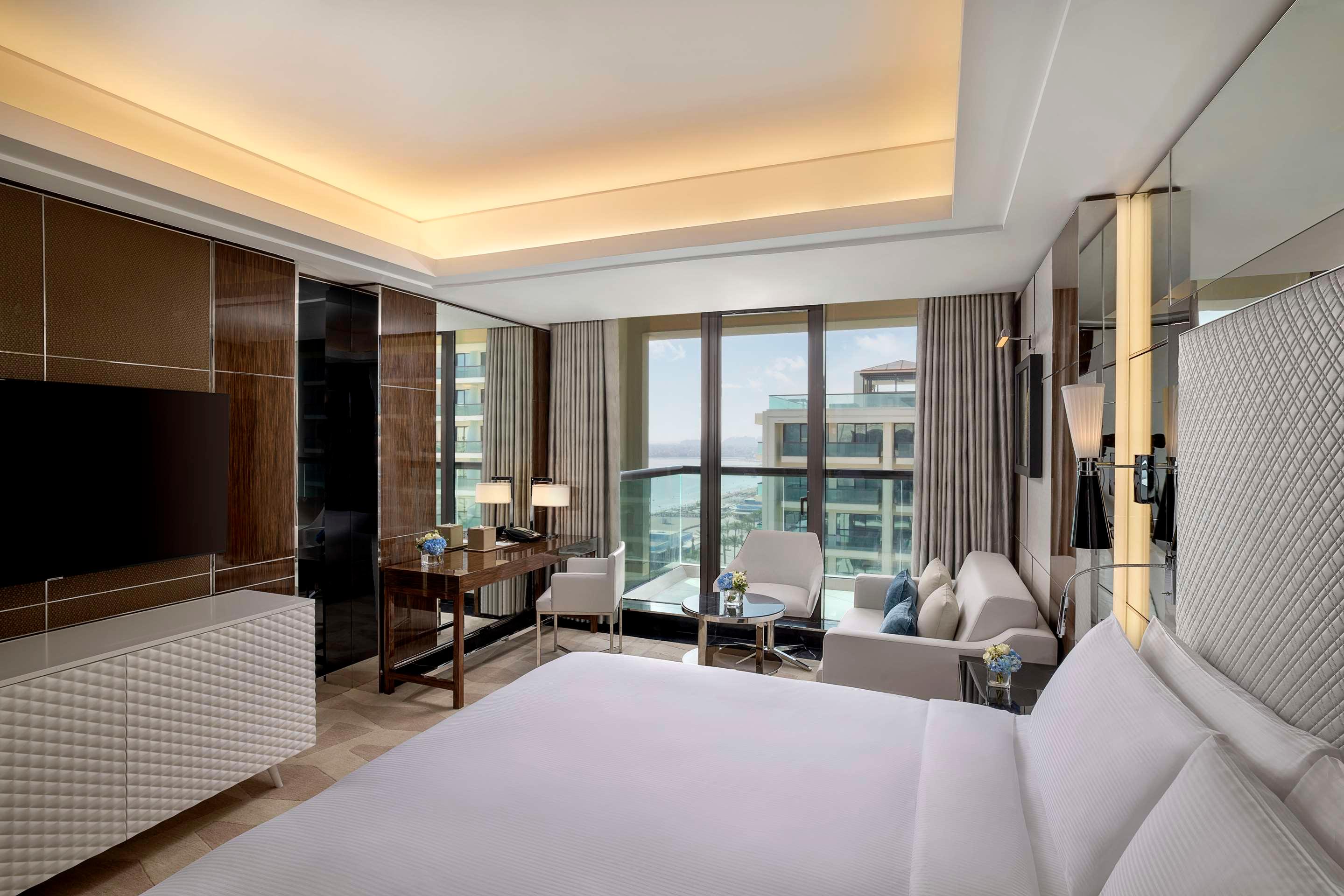 ice-8521867-111246593-410080 Hilton Dubai Palm Jumeirah
