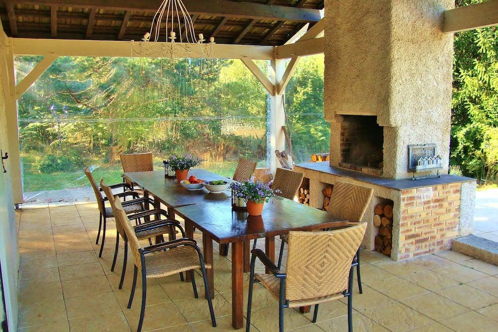 Private luxury villa with heated pool in the nature of the Dordogne in Ladouze Aquitaine - La Douze visuel 2/5 Private luxury villa with heated pool in the nature of the Dordogne in Ladouze Aquitaine - La Douze visuel 2/5