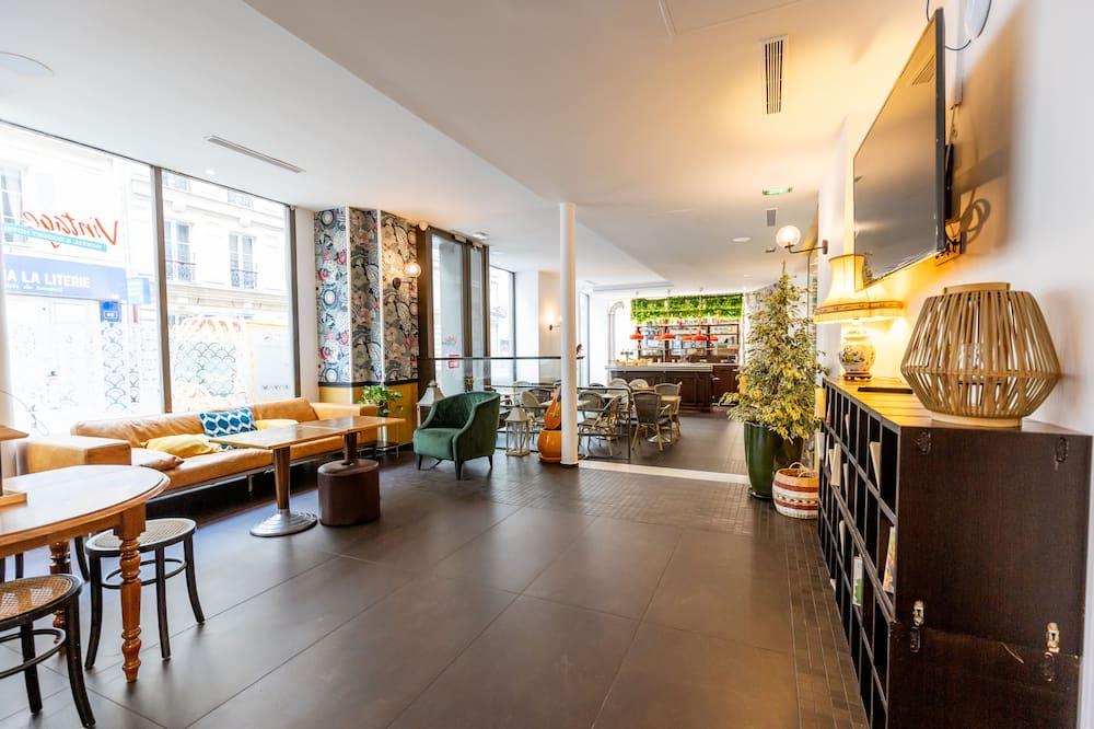 Vintage Paris Gare du Nord by Hiphophostels Ile de France - Paris visuel 5/5