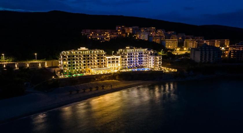 Onyx Beach Residence - Free Parking & Beach Access