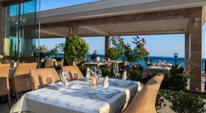 Onyx Beach Residence - Free Parking & Beach Access