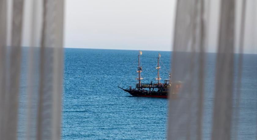 Onyx Beach Residence - Free Parking & Beach Access